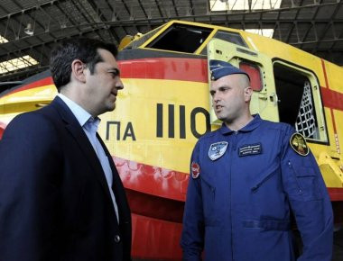 Σύσκεψη στο Μαξίμου για τις φωτιές: Οι αποφάσεις για τους πληγέντες